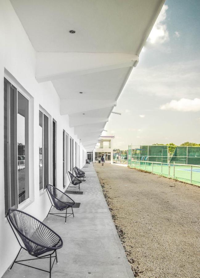 Cancun Tennis Inn Dış mekan fotoğraf